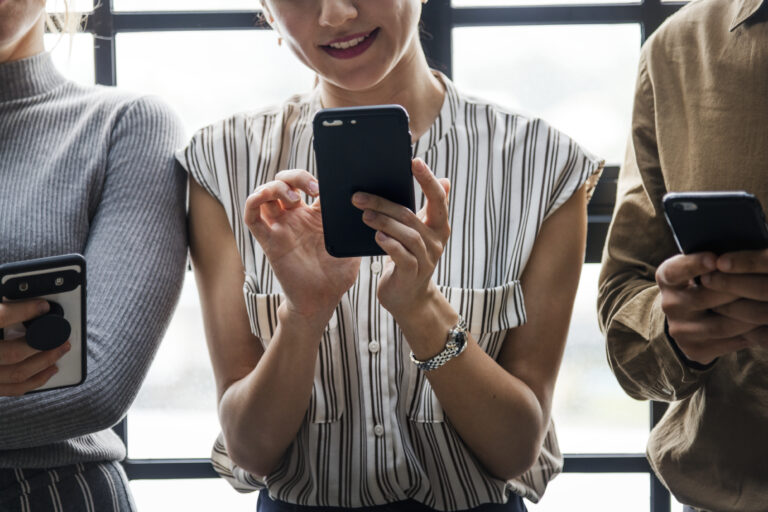 INTESA SANPAOLO PAGARE CON CELLULARE