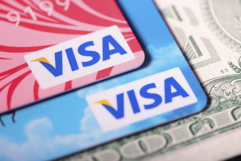 CON LA CARTA POSTEPAY POSSO PAGARE NEI NEGOZI